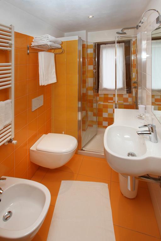 Hotel Biancaneve Саузе-д'Ульс Номер фото