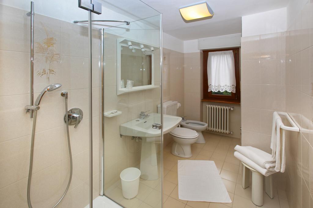 Hotel Biancaneve Саузе-д'Ульс Номер фото