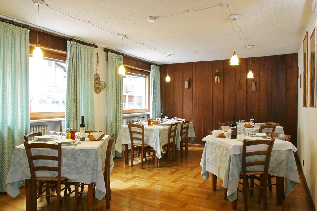 Hotel Biancaneve Саузе-д'Ульс Экстерьер фото